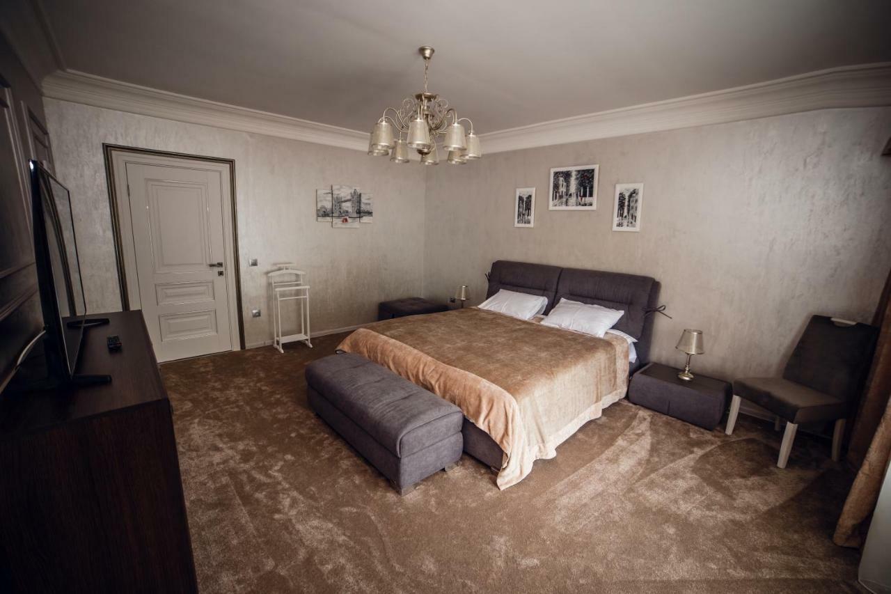Апартаменты Luxury Lavander ポリアナ エクステリア 写真